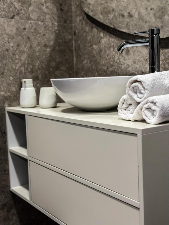Alexander Rooms Durres Bagian luar foto